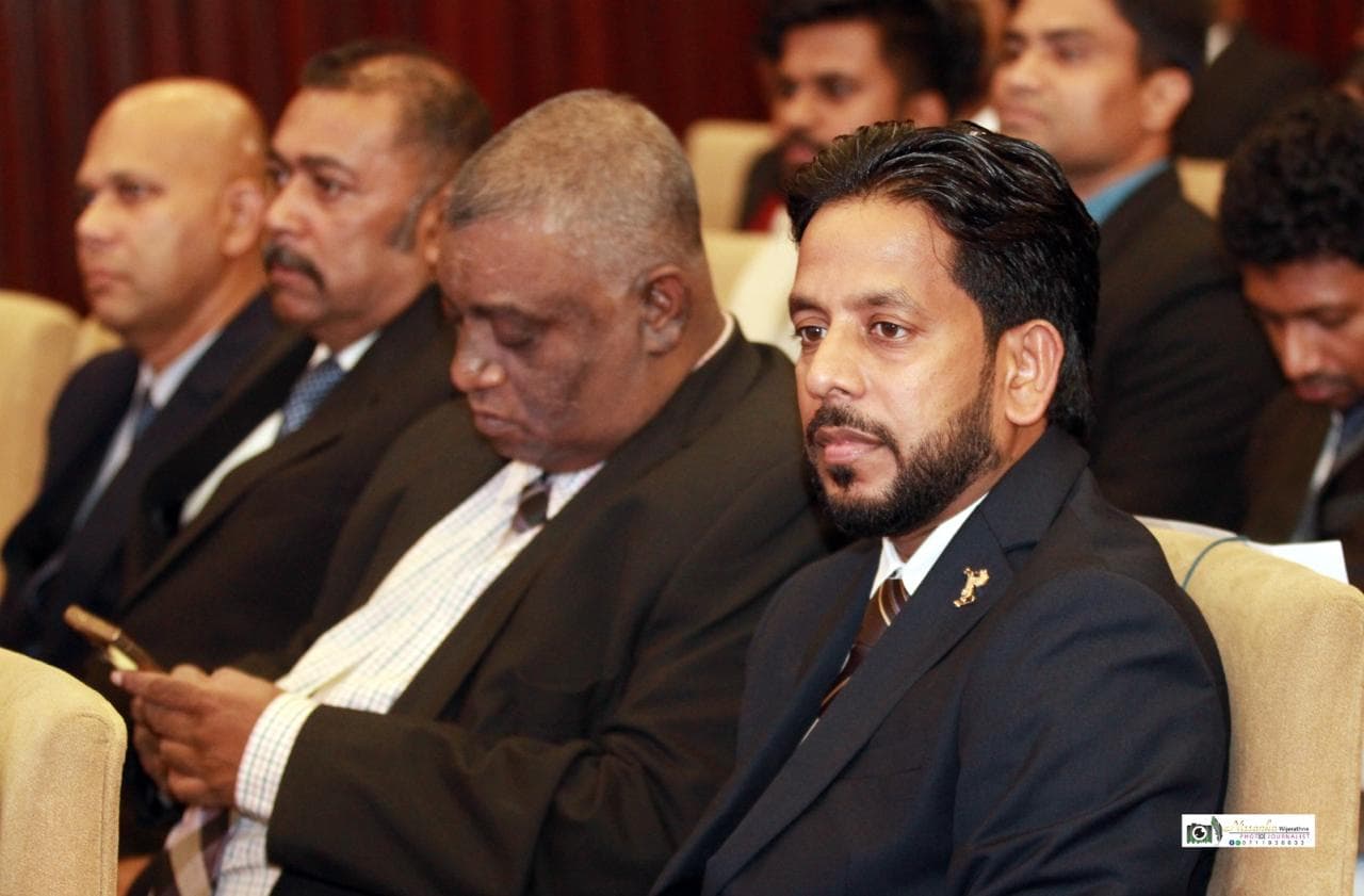 Maxtherm Lanka representatives at the awards ceremony